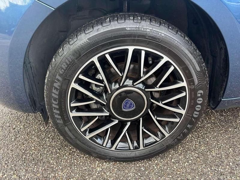 Usata Lancia Ypsilon Platinum 69 CV (50 kW) 2024 Blu Utilitaria