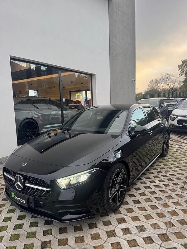Usata Mercedes A180 AMG Line Premium 115 CV (84 kW) 2023 Nero Berlina