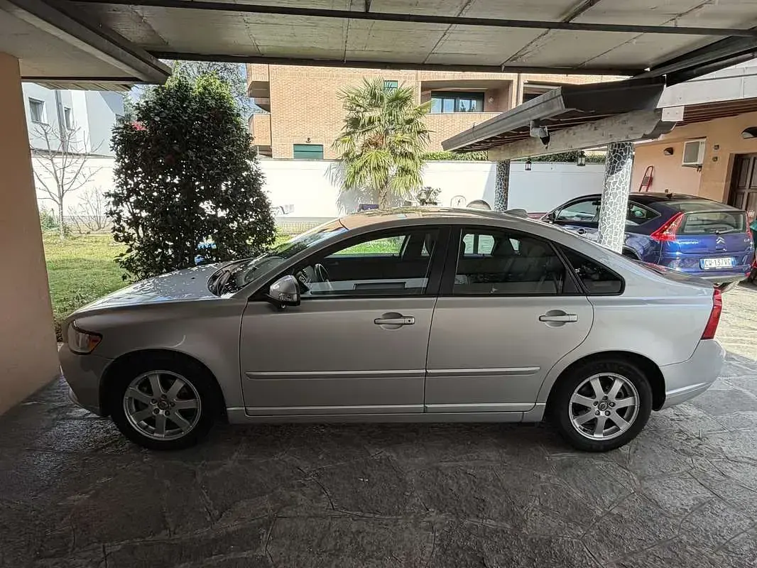 Usata Volvo S40 Kinetic 114 CV (83 kW) 2010 Grigio Berlina