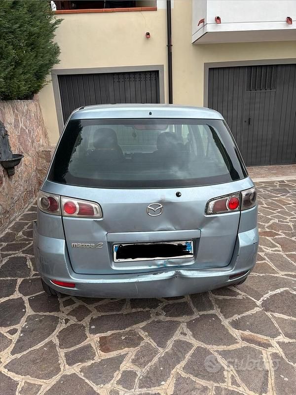 Usata Mazda 2 68 CV (50 kW) 2005 Blu Utilitaria