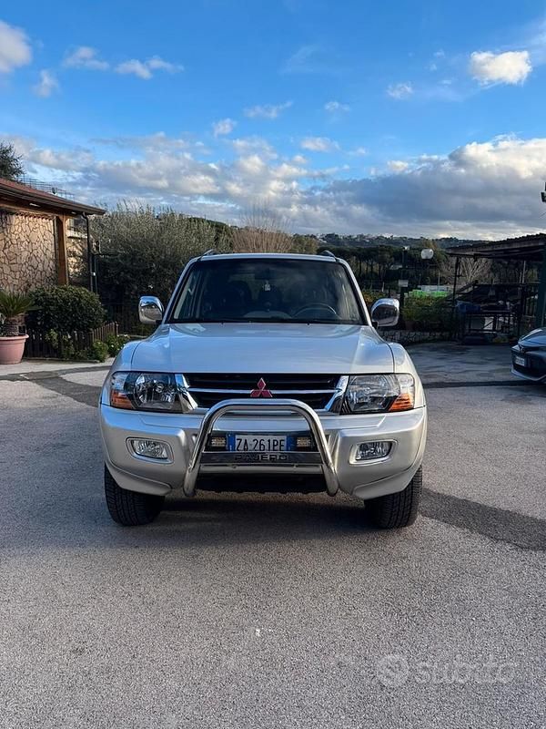 Usata Mitsubishi Pajero 160 CV (117 kW) 2002 Grigio SUV