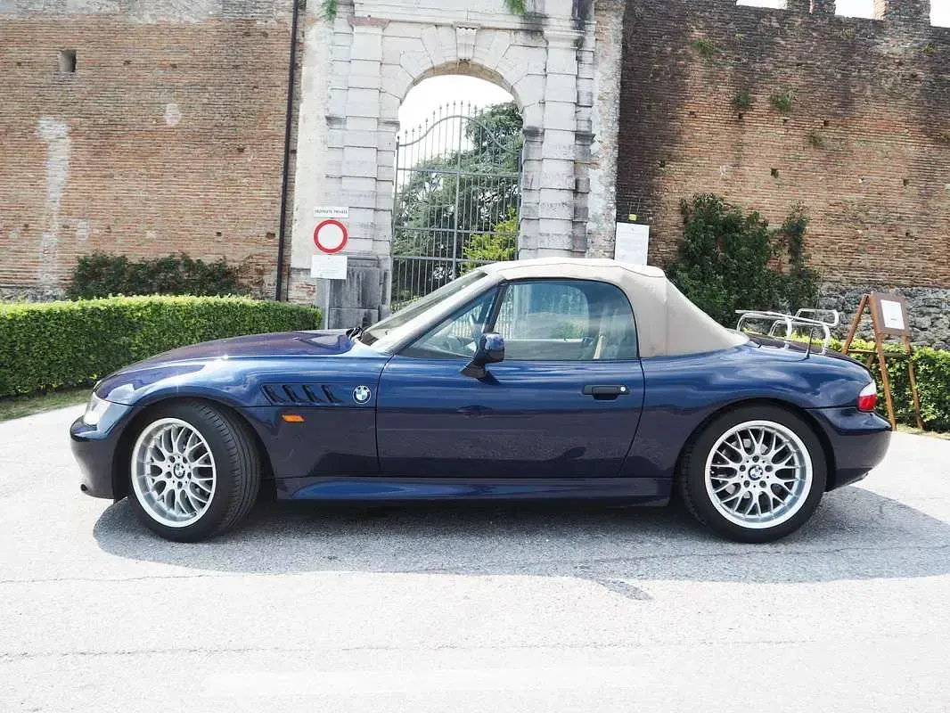 Usata BMW Z3 Efficient Dynamics 116 CV (85 kW) 1997 Blu/azzurro Cabrio