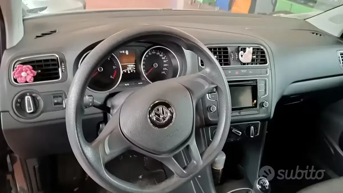 Usata VW Polo Comfortline 75 CV (55 kW) 2015 Grigio Berlina