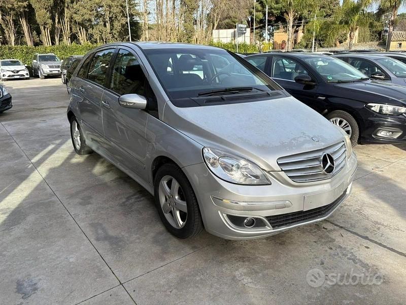 Usata Mercedes B200 Chrome 140 CV (102 kW) 2006 Azzurro Monovolume