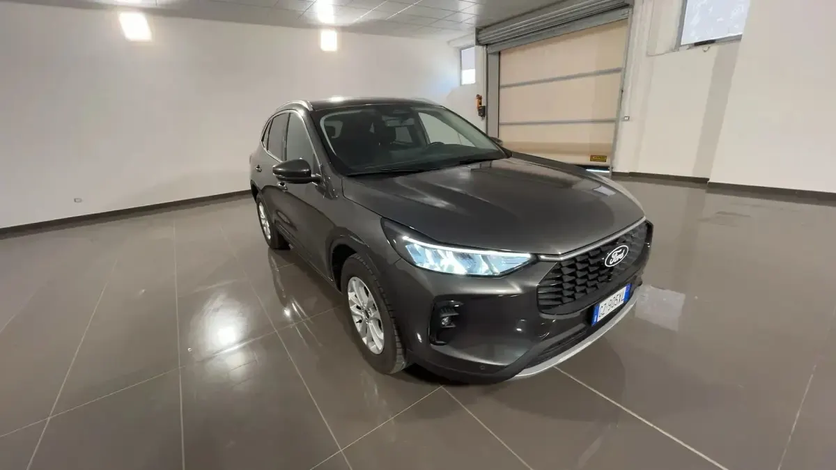 Usata Ford Kuga Titanium 151 CV (111 kW) 2025 Magnetic SUV