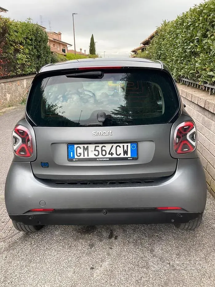 Usata Smart ForTwo Electric Drive Prime 41 kW (56 CV) 2023 Grigio Berlina