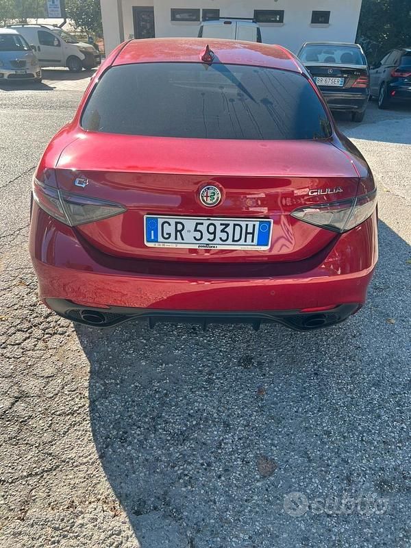 Usata Alfa Romeo Giulia Veloce 210 CV (154 kW) 2024 Rosso Berlina