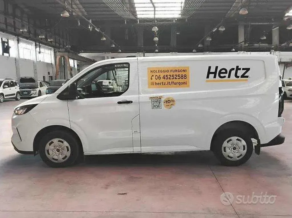 Usata Ford Transit Custom Trend 136 CV (100 kW) 2024 Frozen white Furgone