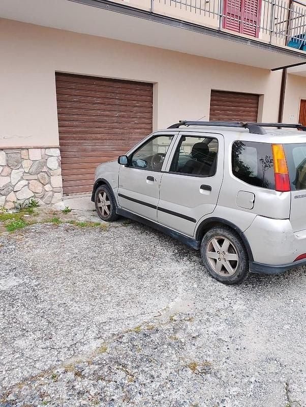 Usata Suzuki Ignis 99 CV (72 kW) 2004 Grigio Utilitaria
