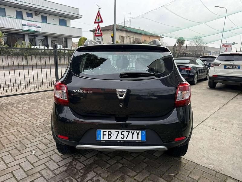 Usata Dacia Sandero Prestige 90 CV (66 kW) 2015 Other SUV