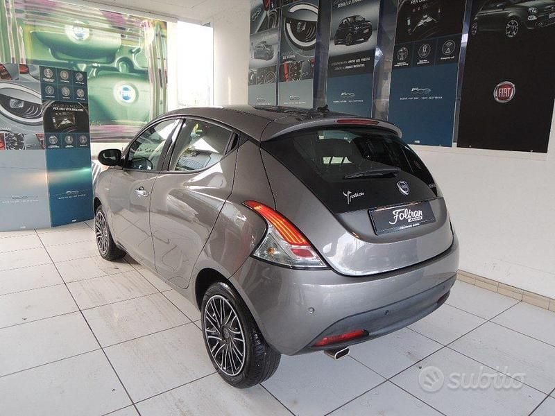 Usata Lancia Ypsilon S 69 CV (50 kW) 2023 Grigio Utilitaria