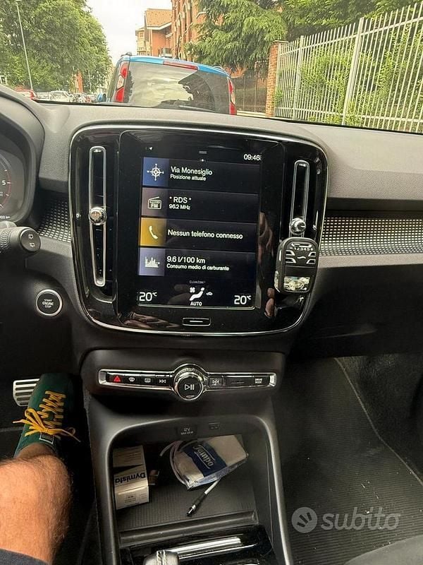 Usata Volvo XC40 R-Design 160 CV (117 kW) 2020 Nero SUV