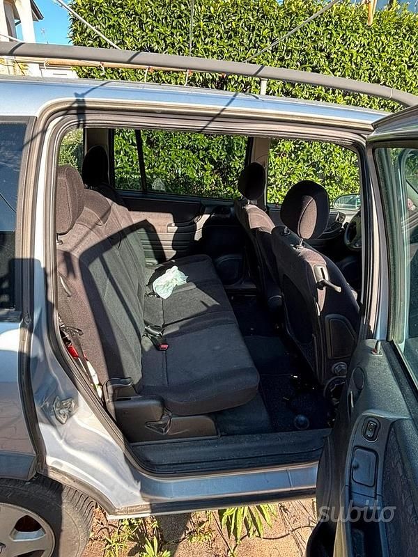Usata Opel Zafira 101 CV (74 kW) 2002 Monovolume