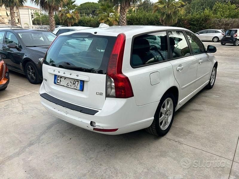 Usata Volvo V50 116 CV (85 kW) 2010 Bianco Station wagon
