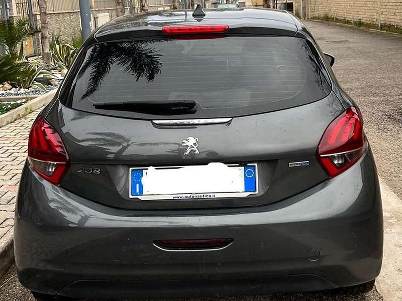 Usata Peugeot 208 Allure 75 CV (55 kW) 2018 Grigio Utilitaria