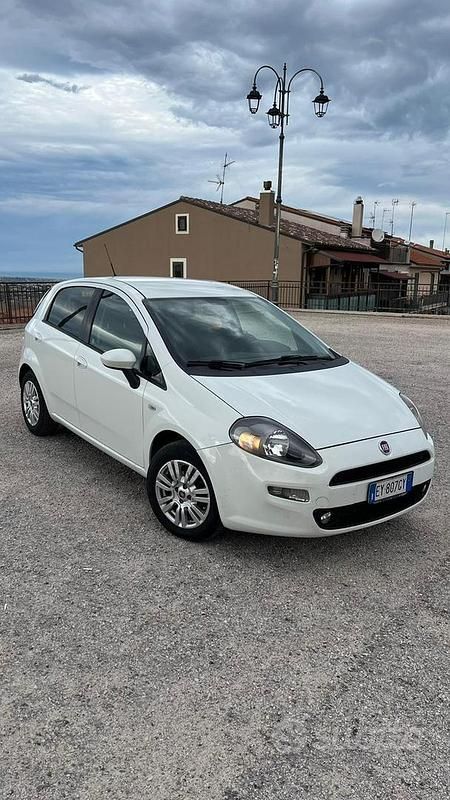 Usata Fiat Grande Punto 95 CV (69 kW) 2016 Bianco Utilitaria