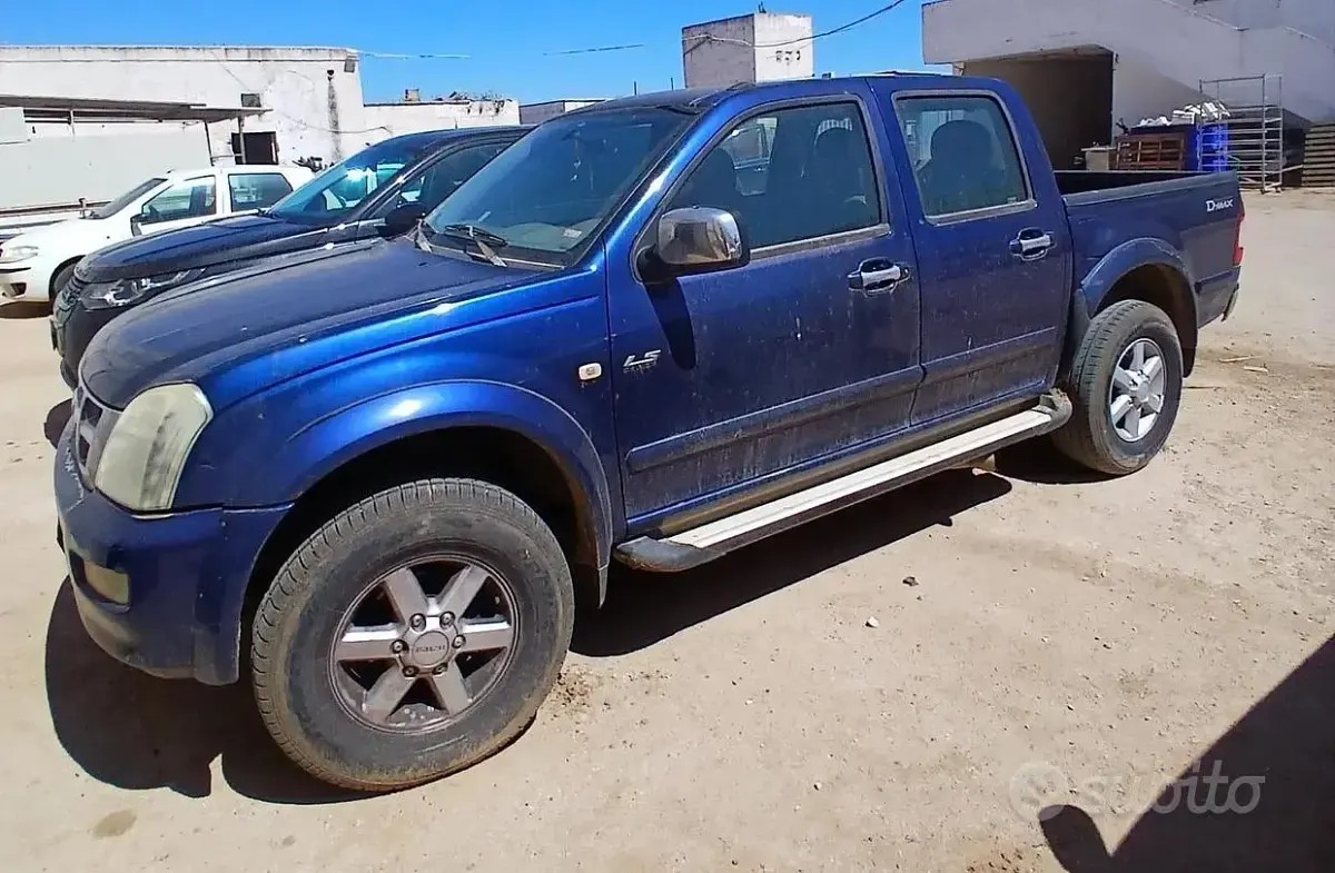 Usata Isuzu D-Max 131 CV (96 kW) 2006 Blu Cabrio