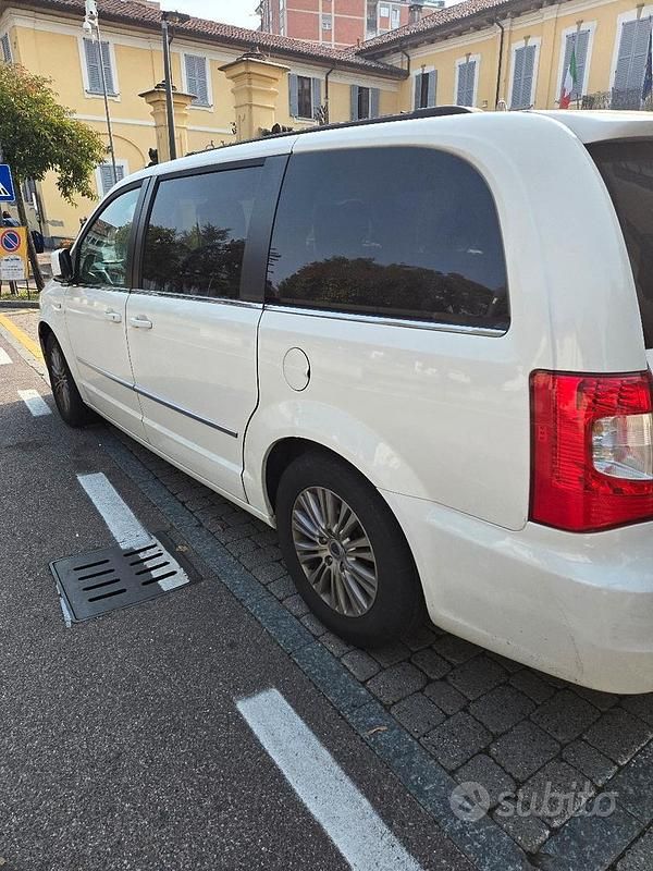 Usata Lancia Voyager 163 CV (119 kW) 2019 Bianco Monovolume