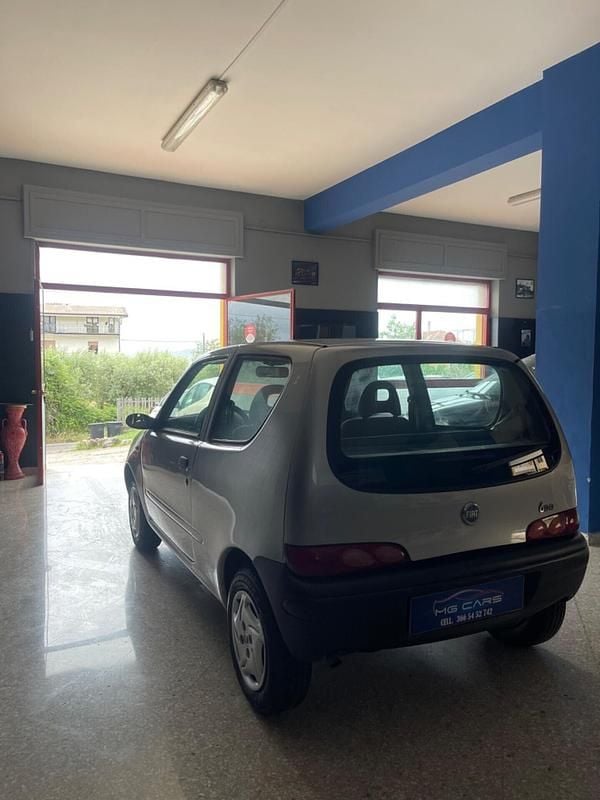 Usata Fiat 600 54 CV (39 kW) 2006 Grigio Berlina