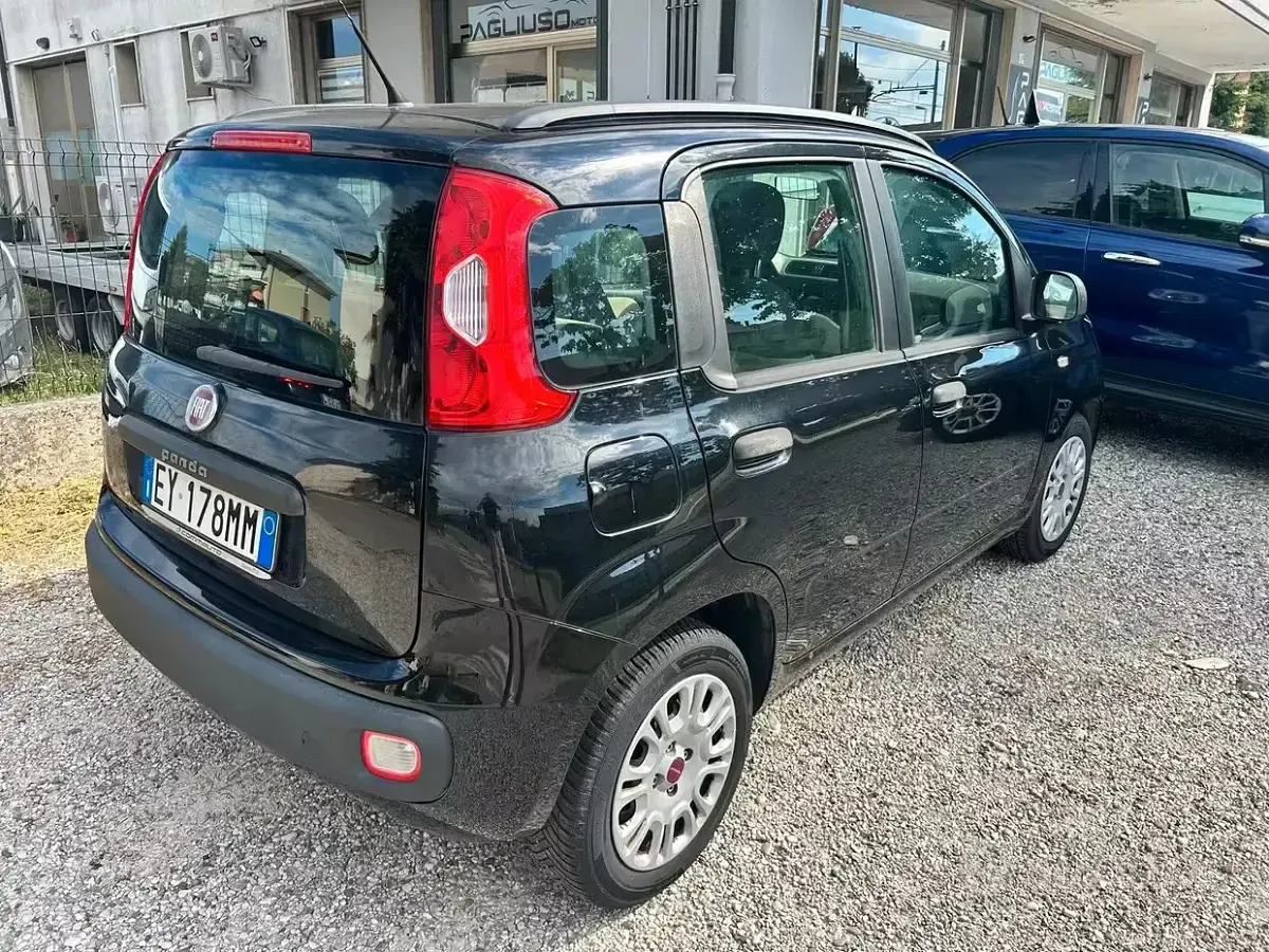 Usata Fiat Panda Lounge 69 CV (50 kW) 2015 Nero Utilitaria