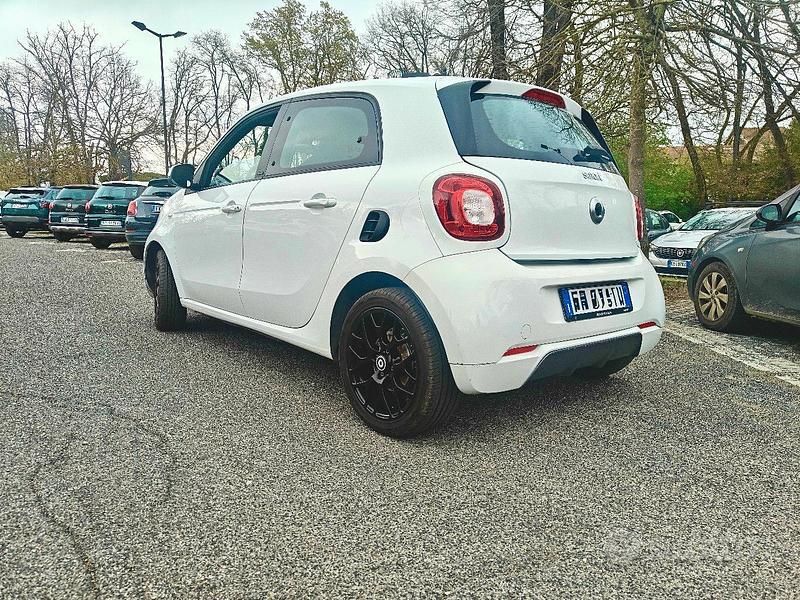 Usata Smart ForFour Superpassion 71 CV (52 kW) 2019 Bianco Utilitaria