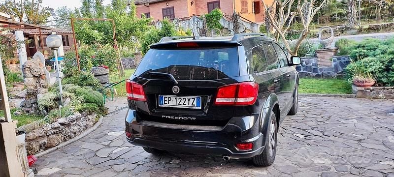 Usata Fiat Freemont Urban 140 CV (102 kW) 2011 Nero SUV