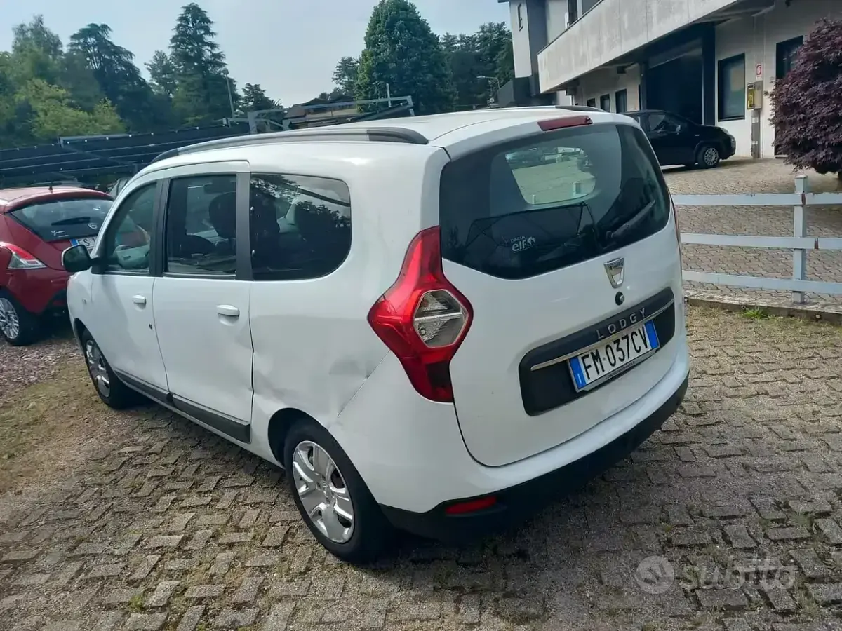 Usata Dacia Sandero 101 CV (74 kW) 2017 Bianco Monovolume