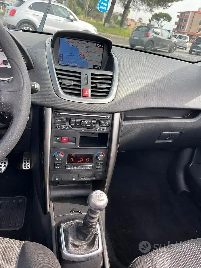 Begagnad Peugeot 207 CC 112 HK (82 kW) 2011 Grå Cab