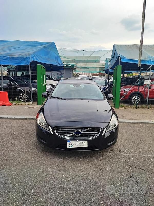 Usata Volvo V60 Summum 163 CV (119 kW) 2011 Nero Station wagon