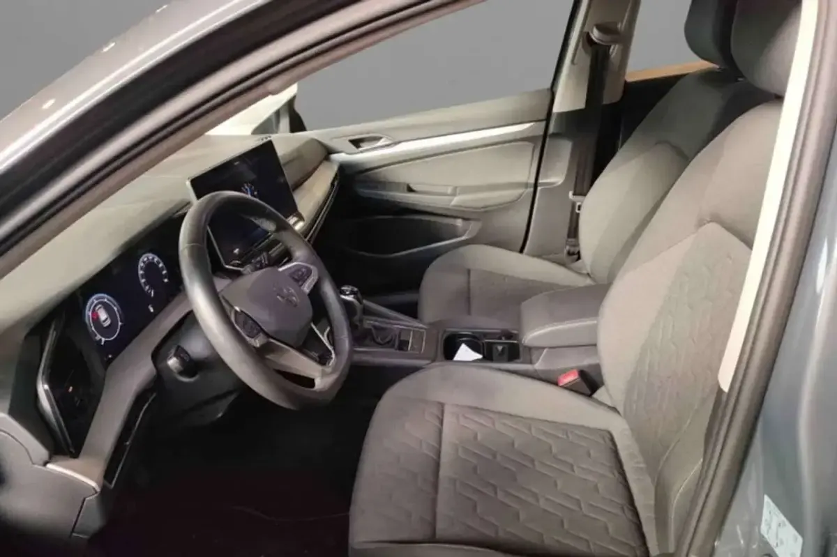 Brugt VW Golf VIII Life 116 HK (85 kW) 2025 Grå Sedan