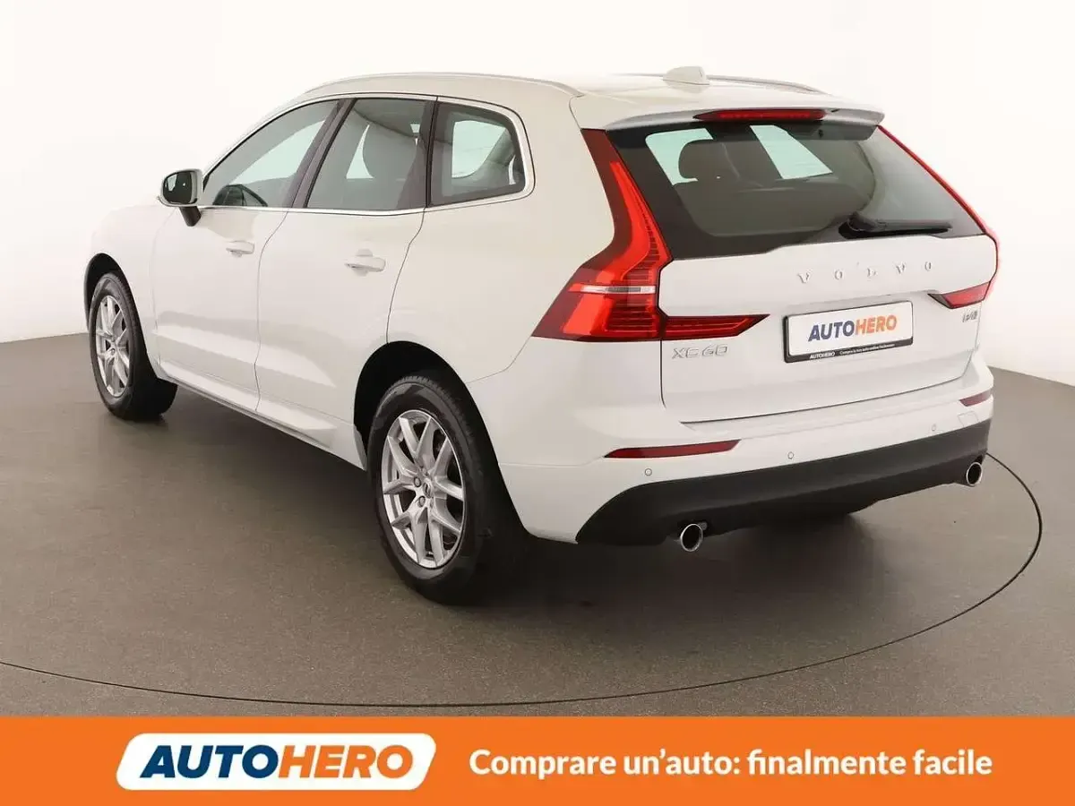 Usata Volvo XC60 Momentum 197 CV (144 kW) 2021 Bianco SUV