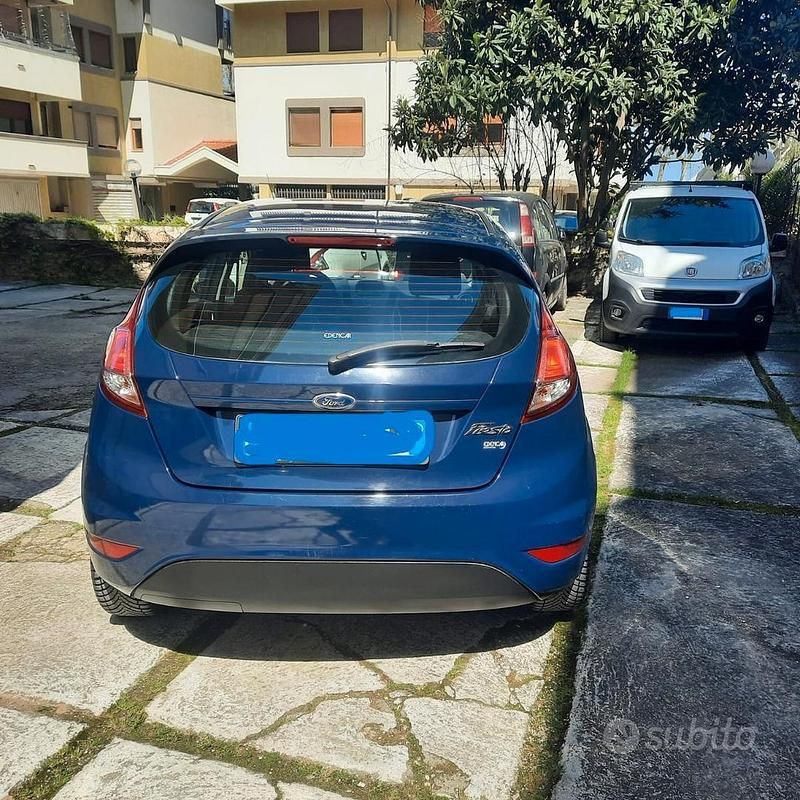 Usata Ford Fiesta Business Edition 75 CV (55 kW) 2015 Blu Berlina