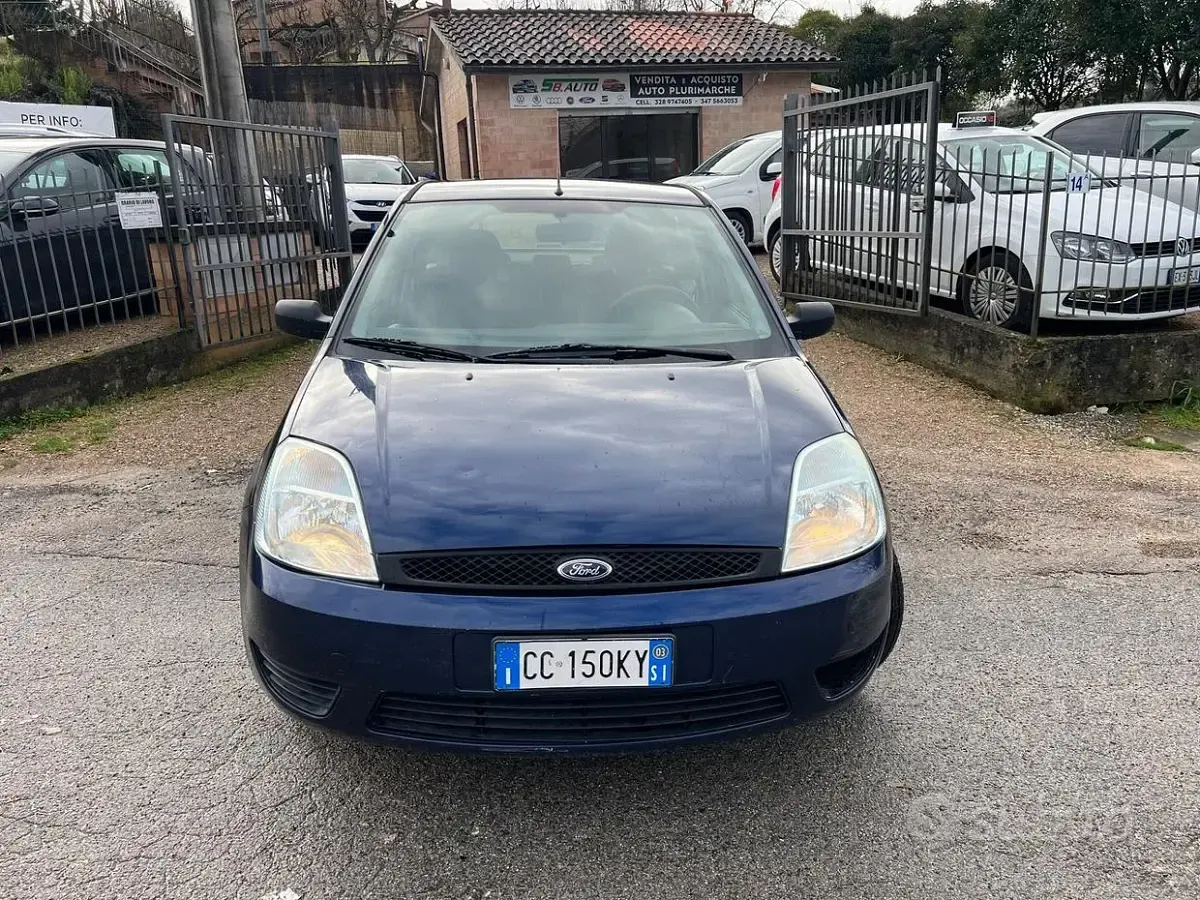 Usata Ford Fiesta Zetec 68 CV (50 kW) 2003 Blu Utilitaria