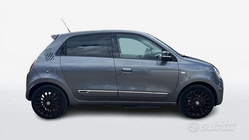 Usata Renault Twingo Urban Night 60 kW (82 CV) 2023 Grigio scuro Utilitaria