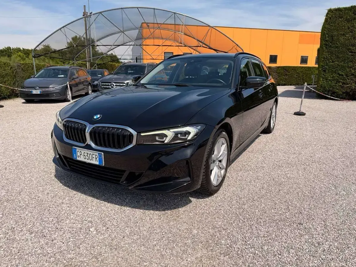 Usata BMW 316 122 CV (89 kW) 2023 Nero Station wagon