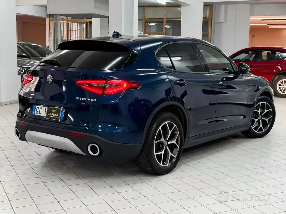 Usata Alfa Romeo Stelvio Executive 190 CV (139 kW) 2020 Bluazzurro SUV