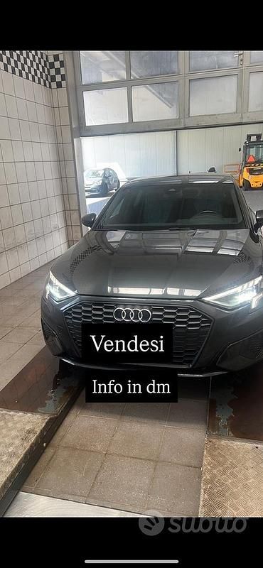 Grigio Usata 2022 Audi A3 Due volumi | 27.000 € (Buon prezzo) - Immagine 1/4