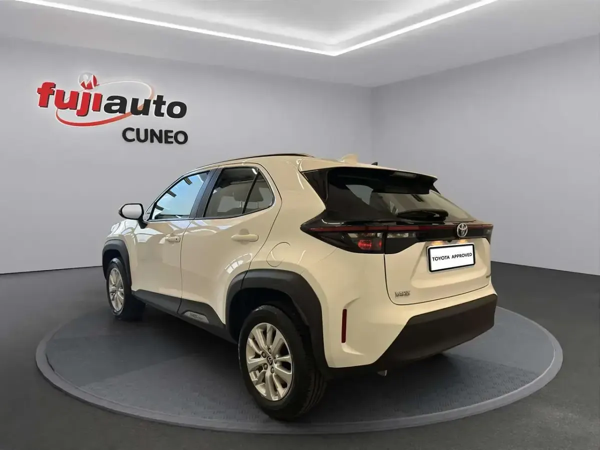 Usata Toyota Yaris Cross Active 116 CV (85 kW) 2024 Super white SUV