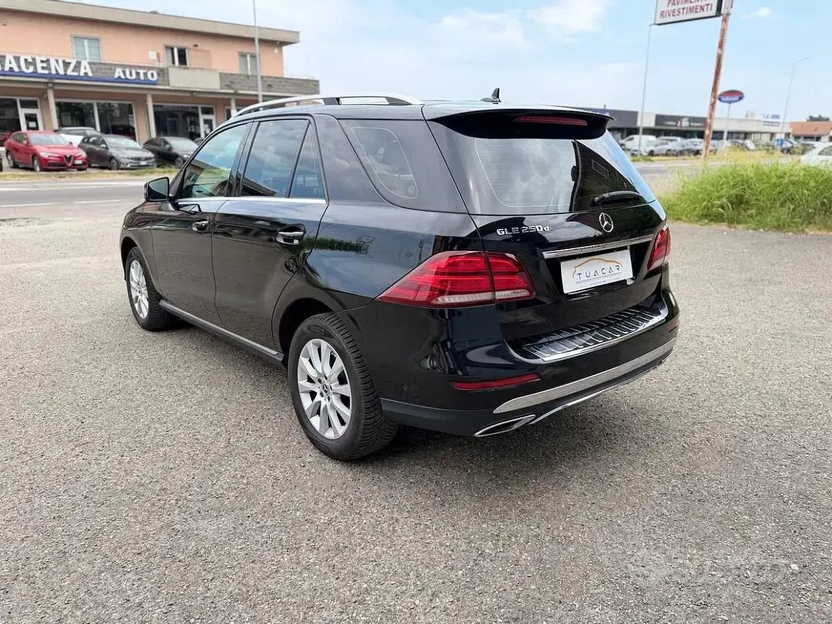 Usata Mercedes GLE250 Exclusive 204 CV (150 kW) 2018 Nero SUV
