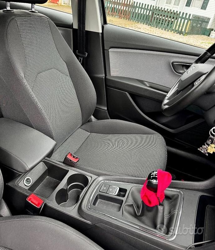 Usata Seat Leon Business 116 CV (85 kW) 2020 Grigio Berlina