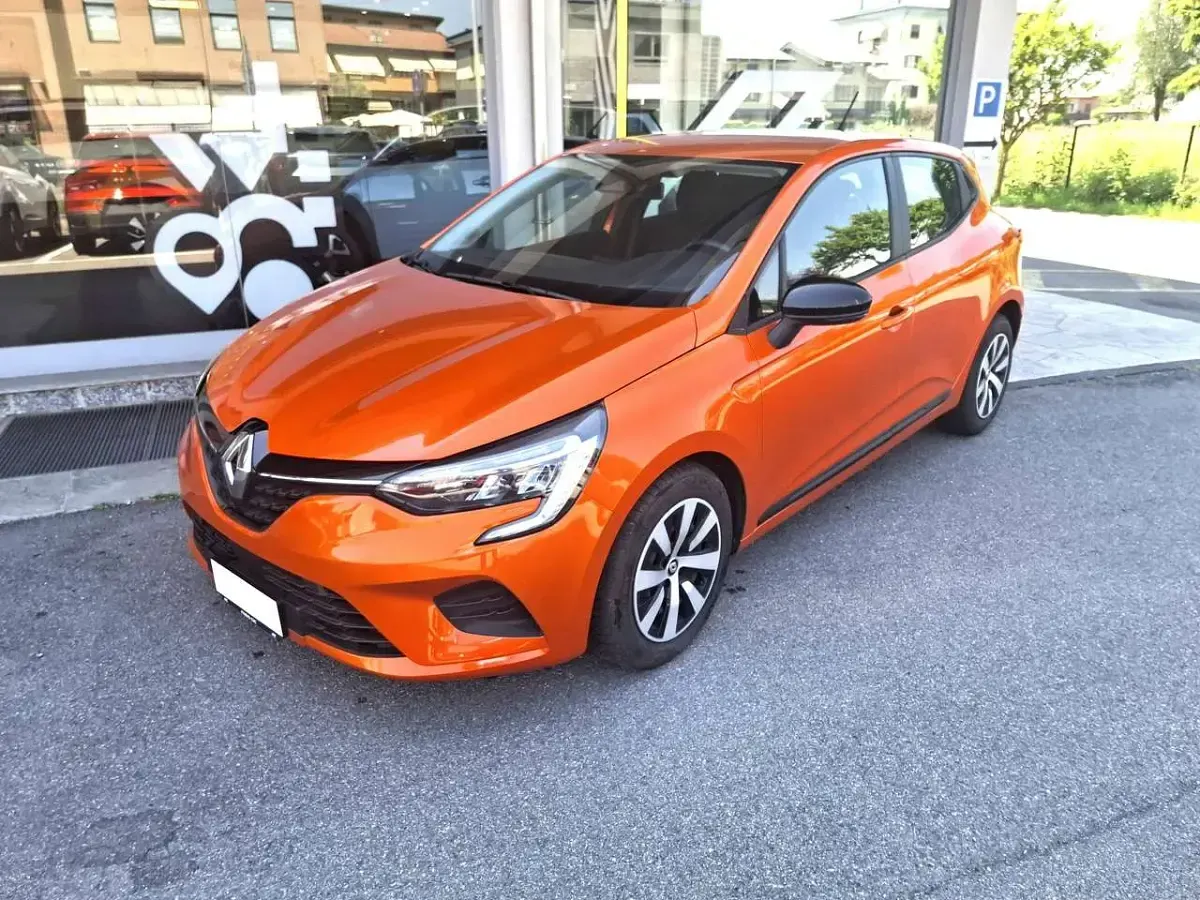 Usata Renault Clio V Equilibre 91 CV (66 kW) 2023 Orange valencia Berlina