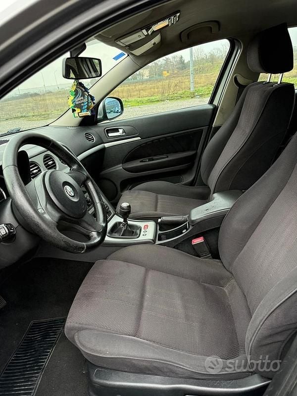 Usata Alfa Romeo 159 Distinctive 150 CV (110 kW) 2009 Grigio Station wagon