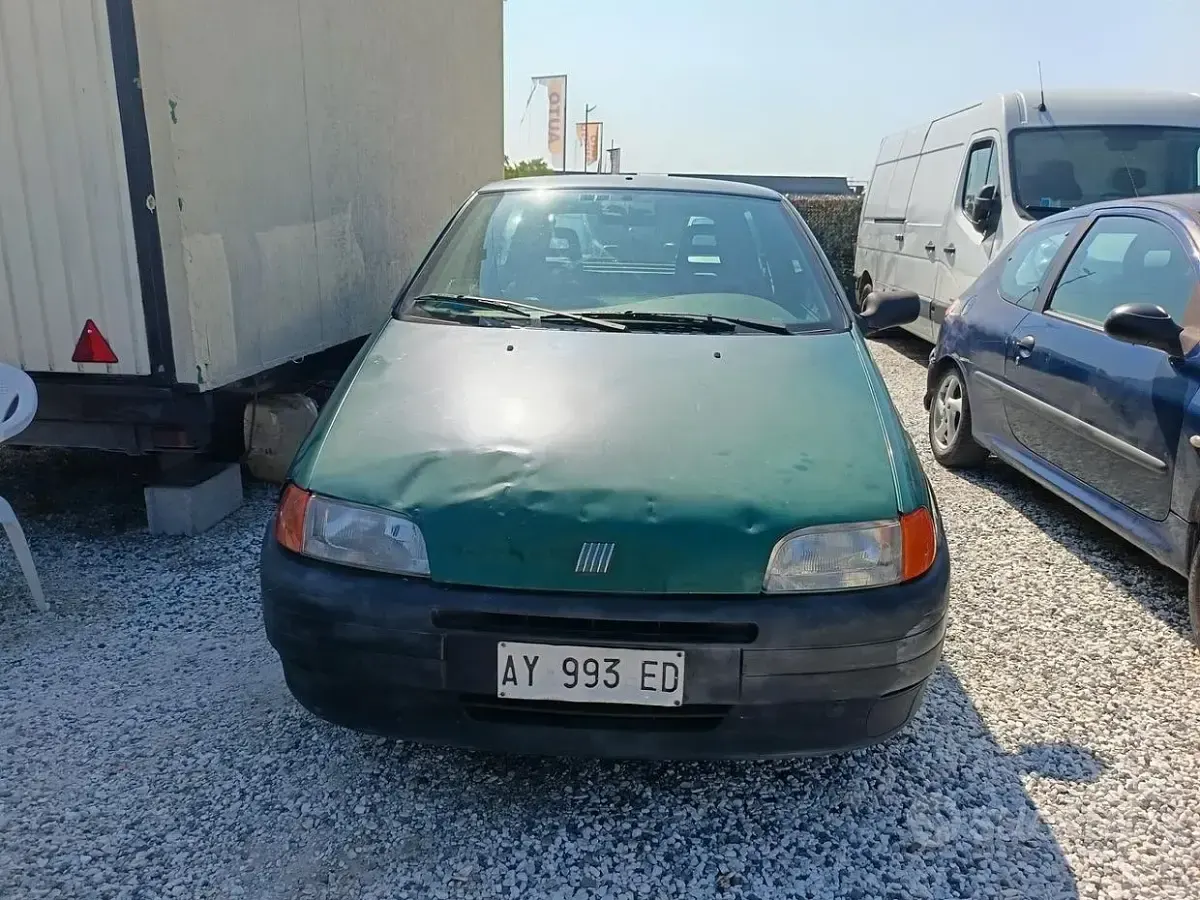 Usata Fiat Punto 54 CV (39 kW) 1998 Verde Berlina