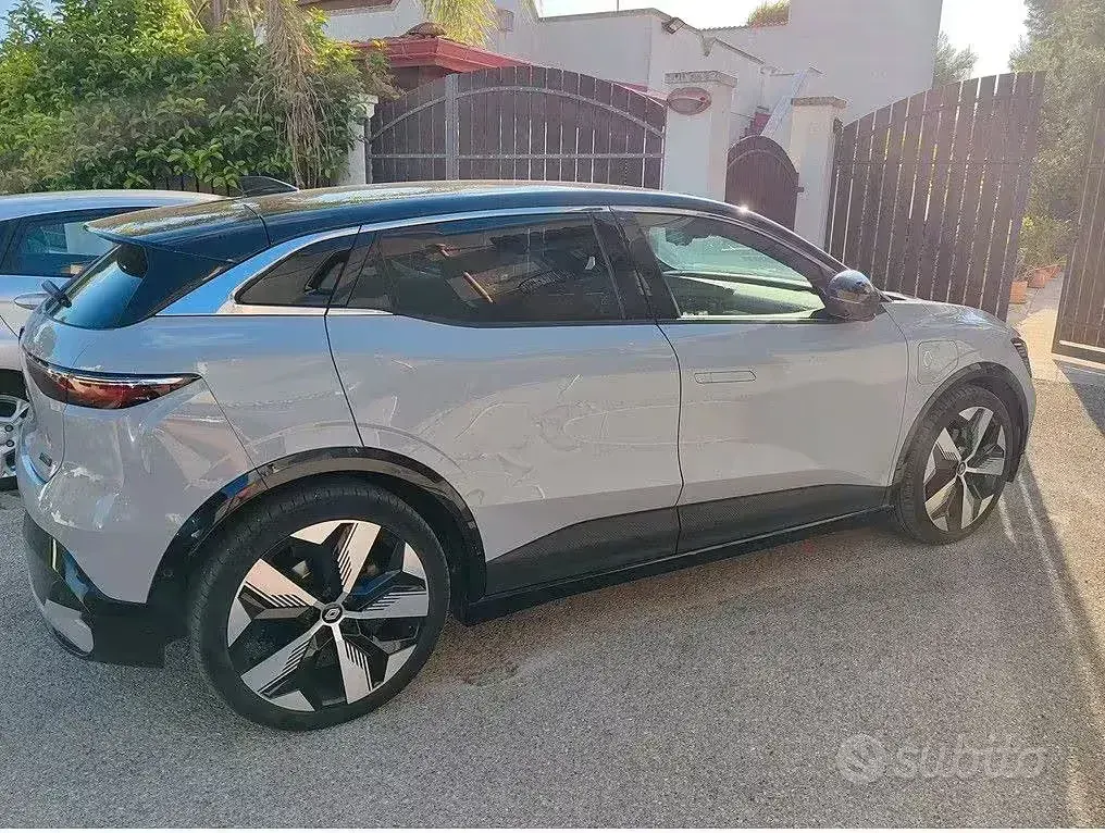 Usata Renault Megane E-Tech 55 kW (75 CV) 2024 Bluazzurro Station wagon