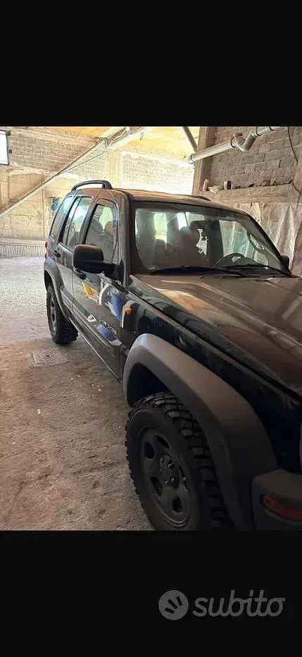 Usata Jeep Cherokee 116 CV (85 kW) 2006 SUV