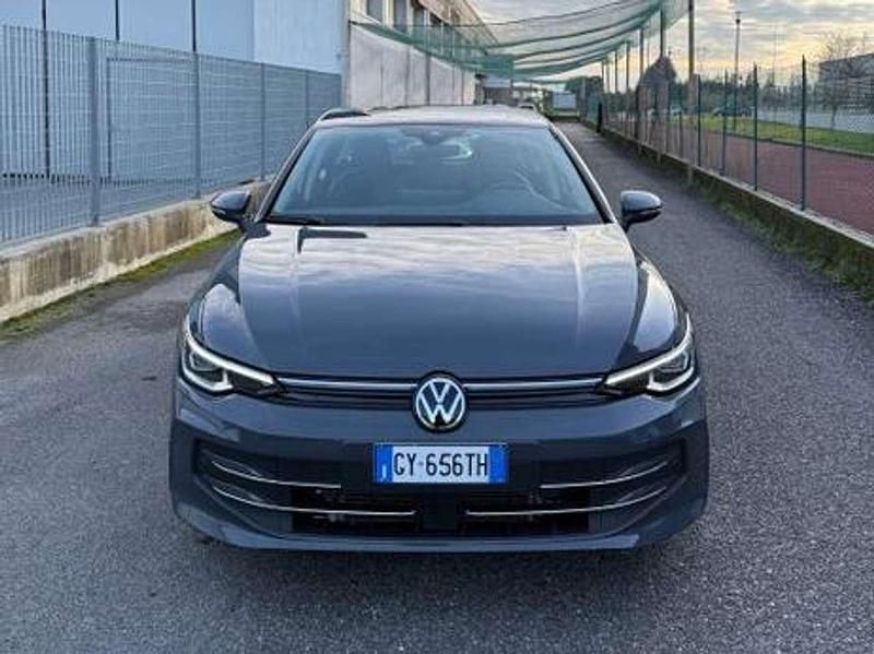 Usata VW Golf VIII Style 150 CV (110 kW) 2025 Dolphin grey metallizzato Berlina
