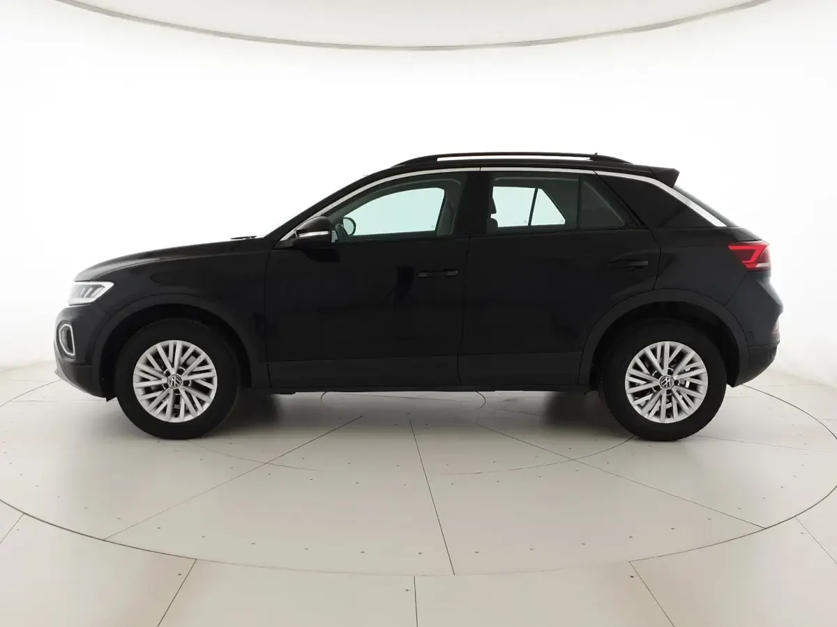 Używany VW T-Roc Life 116 KM (85 kW) 2025 Czarny SUV