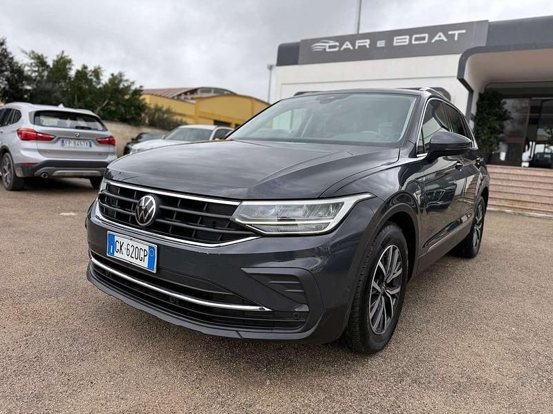 Usata VW Tiguan Life 122 CV (89 kW) 2022 Grigio SUV