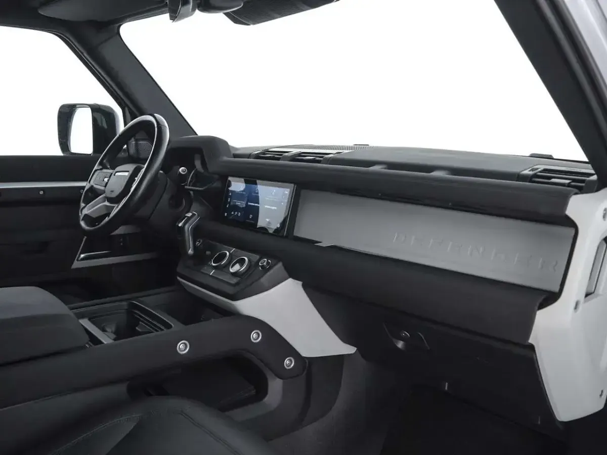 Usata Land Rover Defender SE 200 CV (147 kW) 2022 Argento SUV