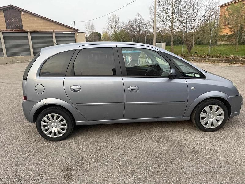 Occasion Opel Meriva Enjoy 90 ch (66 kW) 2010 Gris Monospace